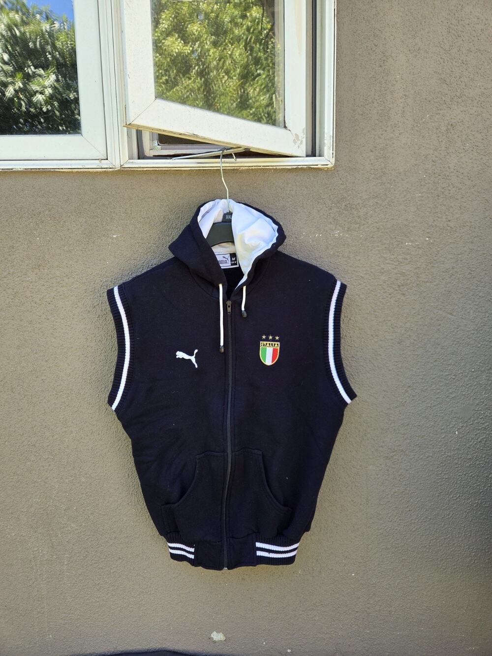 Puma Italia Sweater Vest Size Medium Black Hooded
